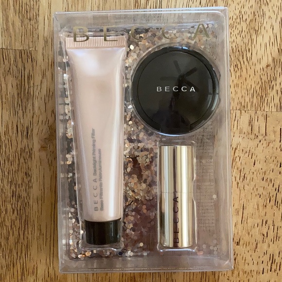 BECCA Your Glow - To Glow Primer Highlighter, & Lip Kit - Picture 5 of 16